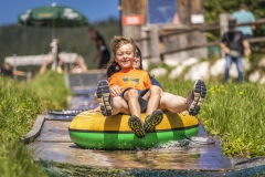 inzell-sommer-familie-kesselalm-reifenrutschen_ctv-3
